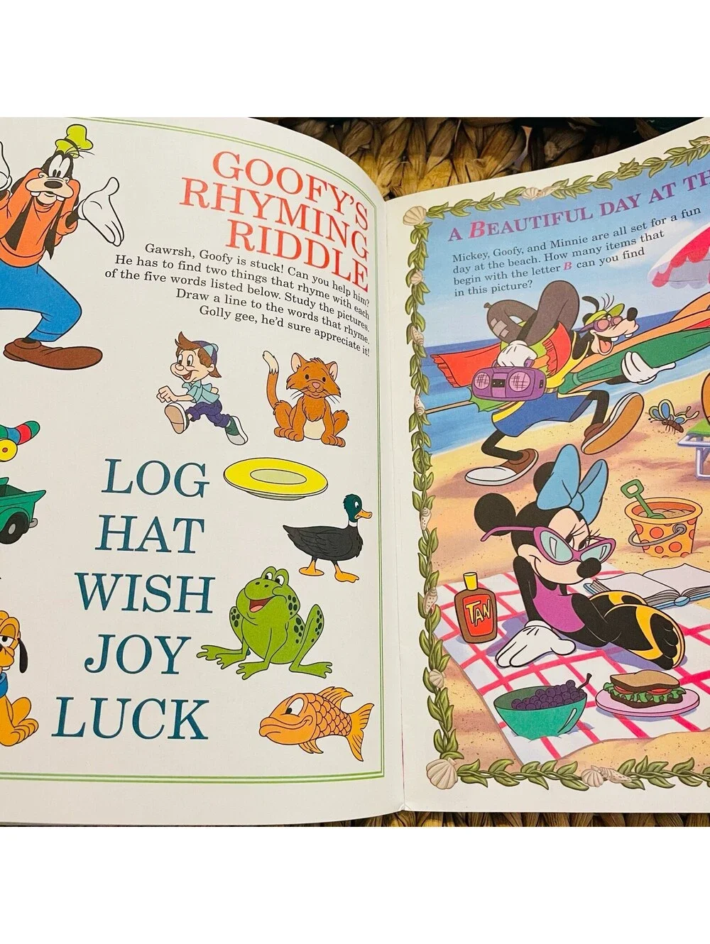 ✅Disney Magic Moments Activity Book Calendar Stickers Vintage Fun Kids #️⃣24